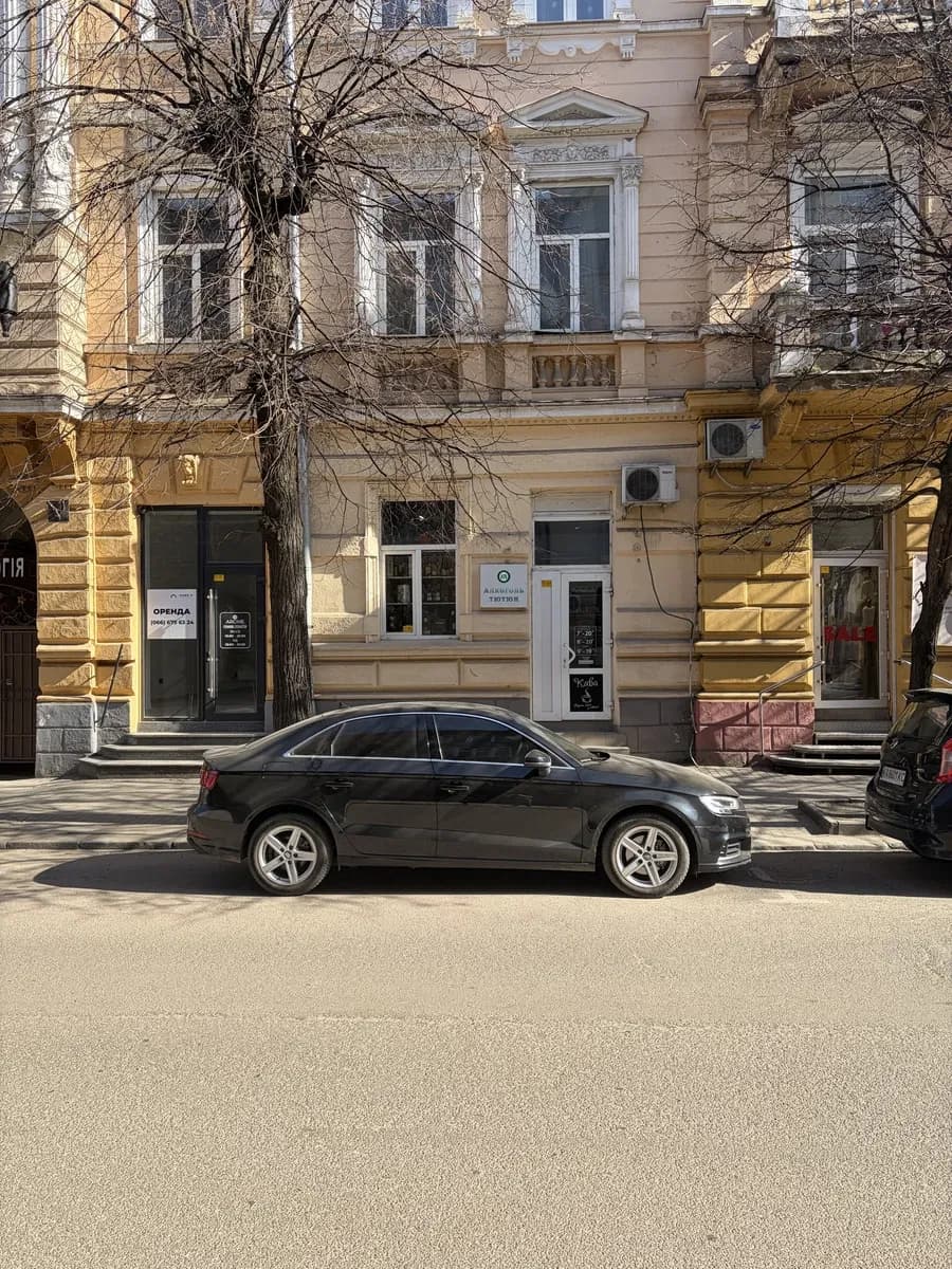 Приміщення, Івано-Франківськ: фасадний вхід, кондиціонер - фото 1