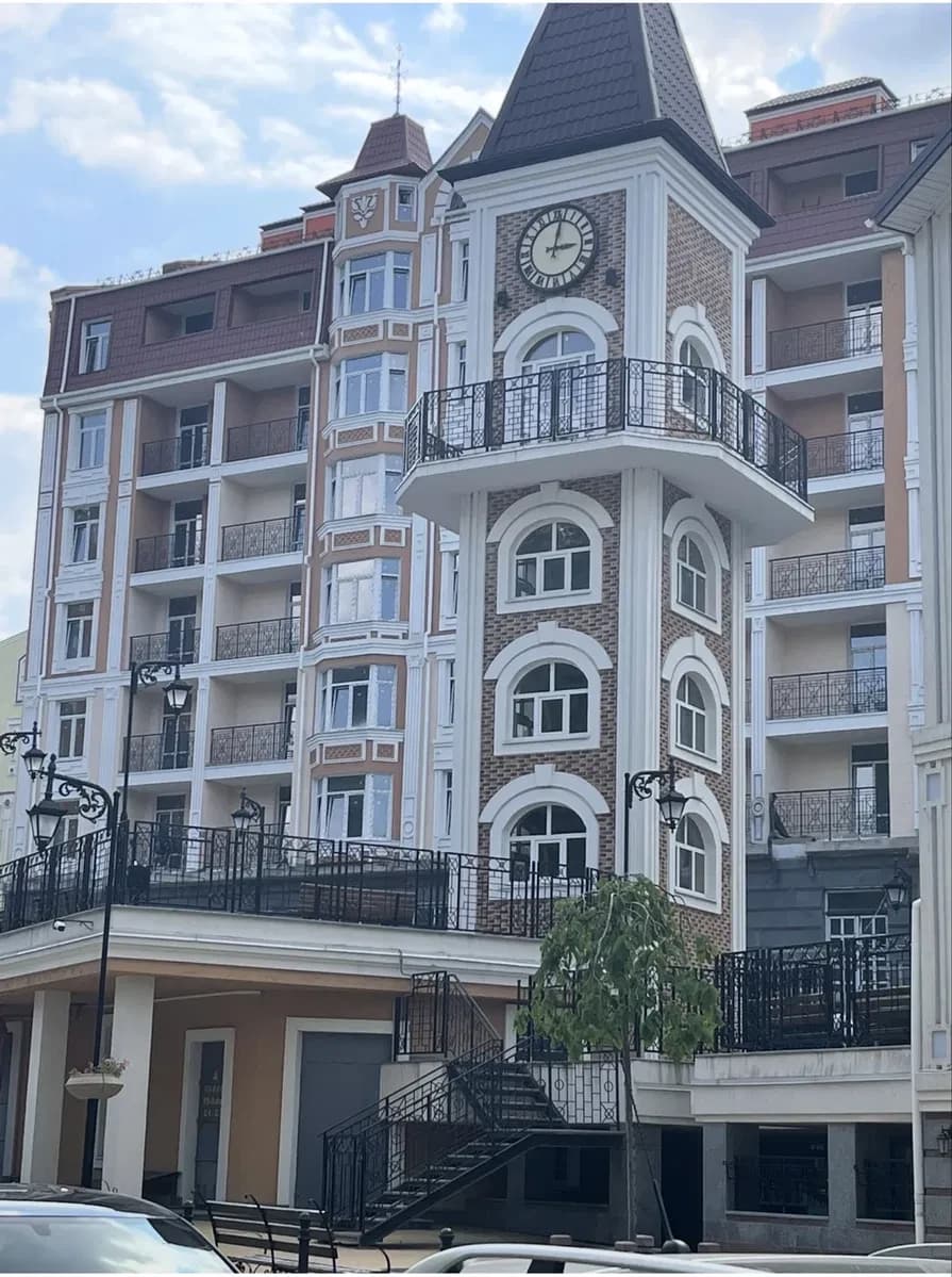 1-кімнатна квартира у ЖК Подол Град: вид на вежу, балкон
