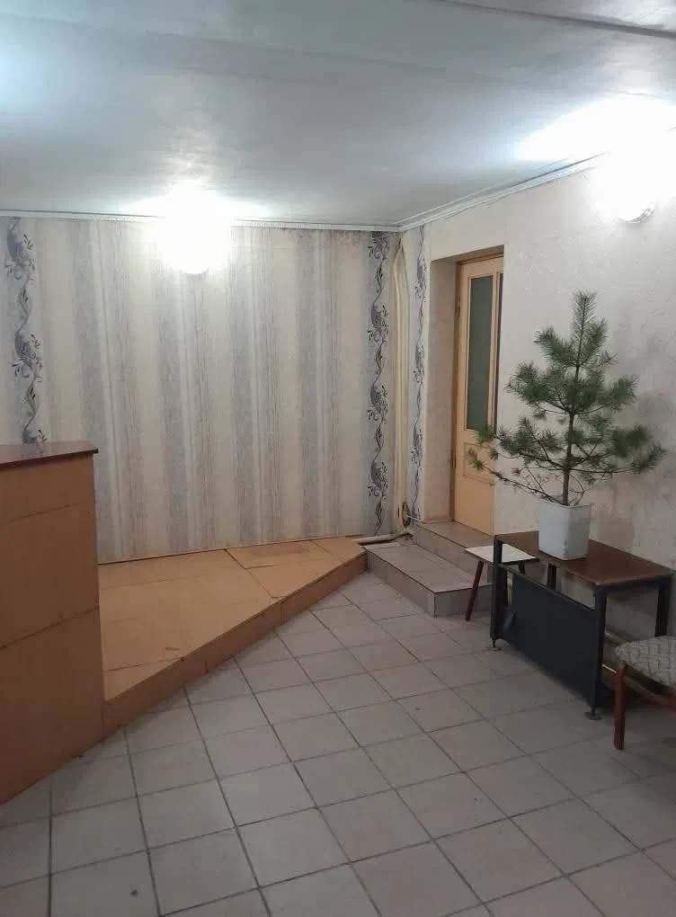 Приміщення, Кам’янське: вихід на червону лінію, вхід із двору - фото 2