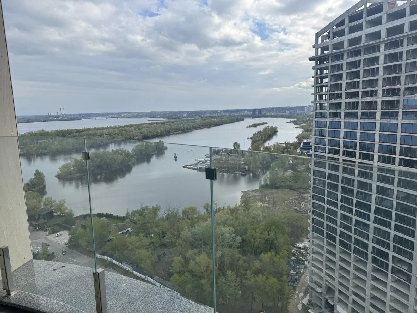 3-кімнатна квартира у ЖК Bartolomeo Resort Town: тераса, вид на річку - фото 4