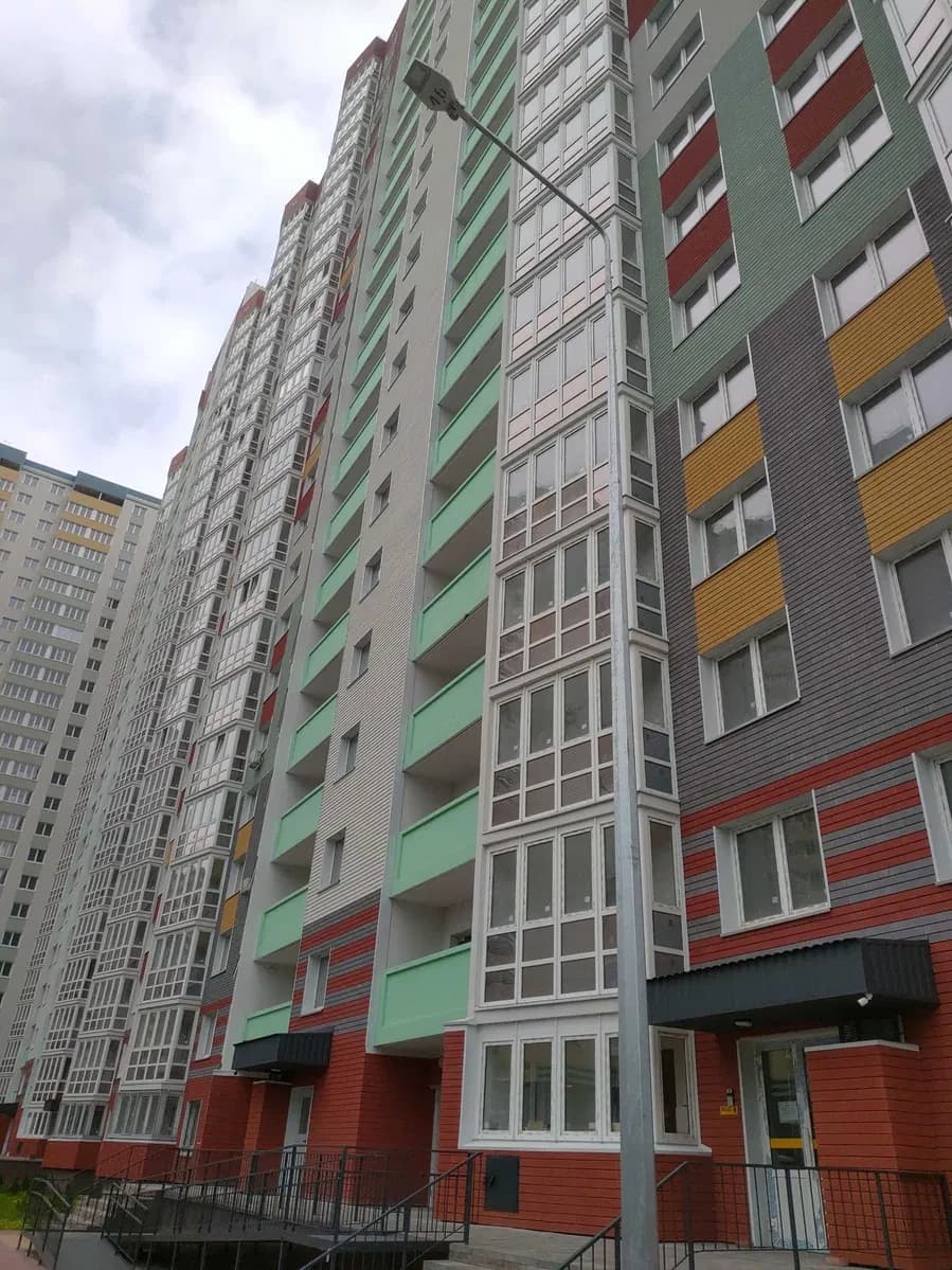 1-кімнатна квартира у ЖК Патріотика: генератор, вид на озера, переуступка - фото 2