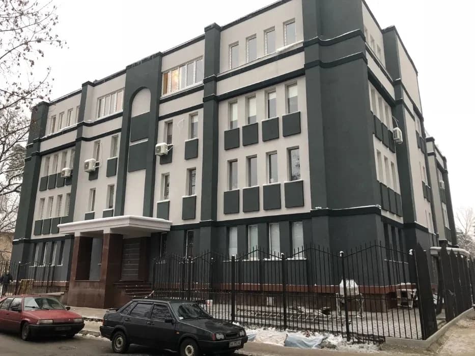 Окрема будівля, Святошинський: 38 кабінетів, сховище, тераса - фото 2