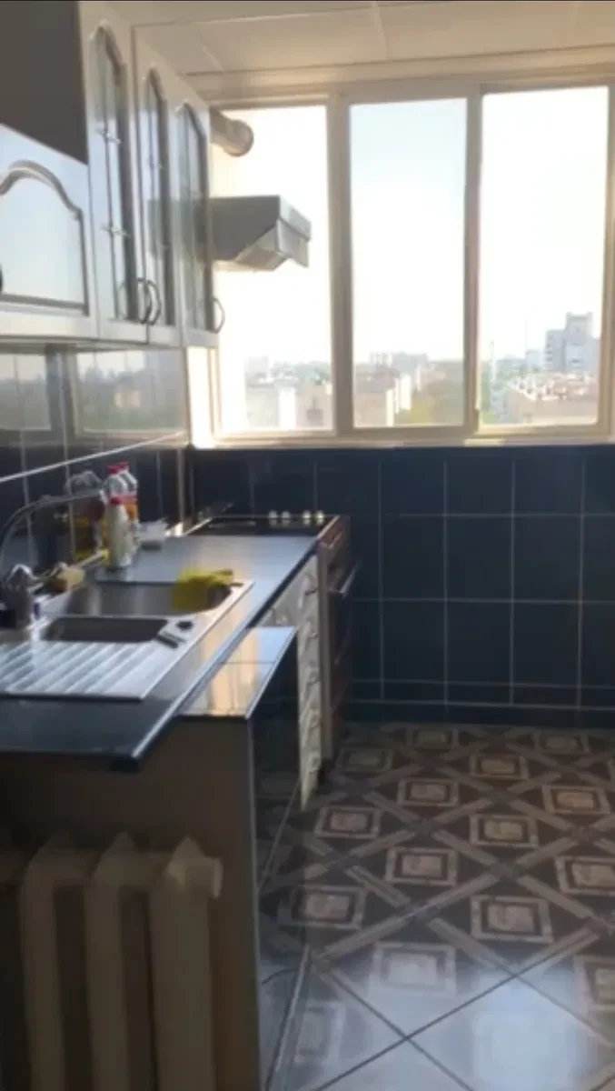 3-кімнатна квартира, Святошинський: 400 м до метро, тепло без світла - фото 3