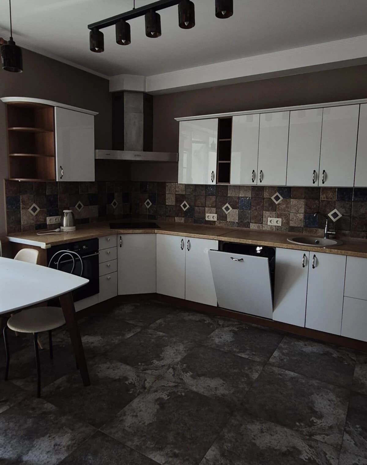 3-кімнатна квартира, Позняки: 2 санвузли, гардероб, метро Осокорки - фото 1