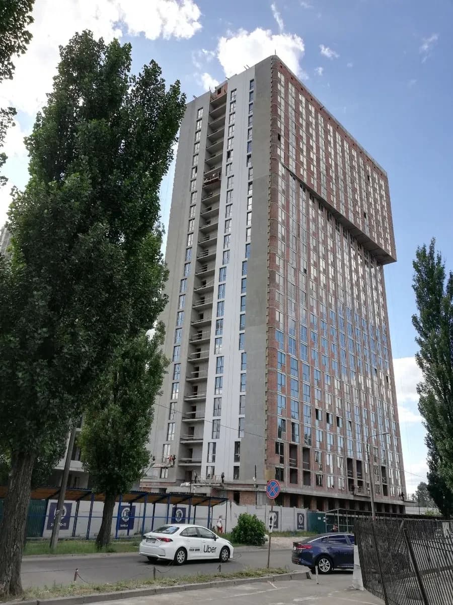 Магазин у ЖК УРБАН парк: фасадне, переуступка, метро Лісова - фото 1