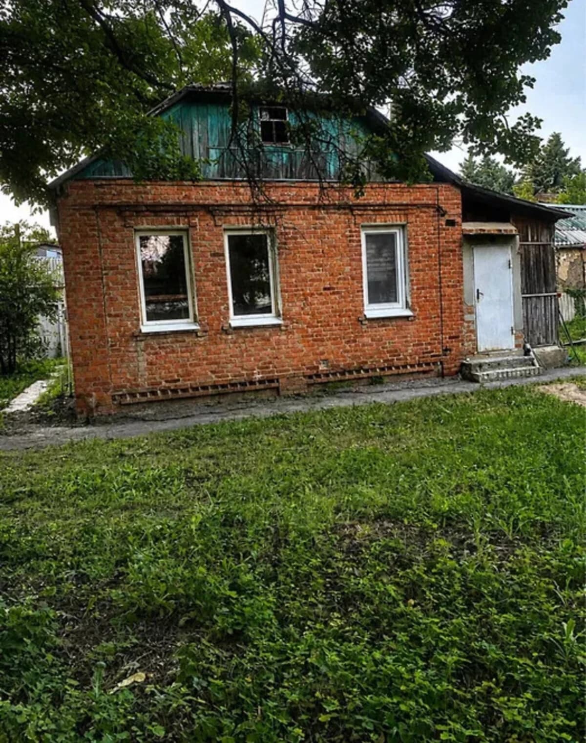 Будинок, Селище Герцена: свердловина, будівельна обробка - фото 1