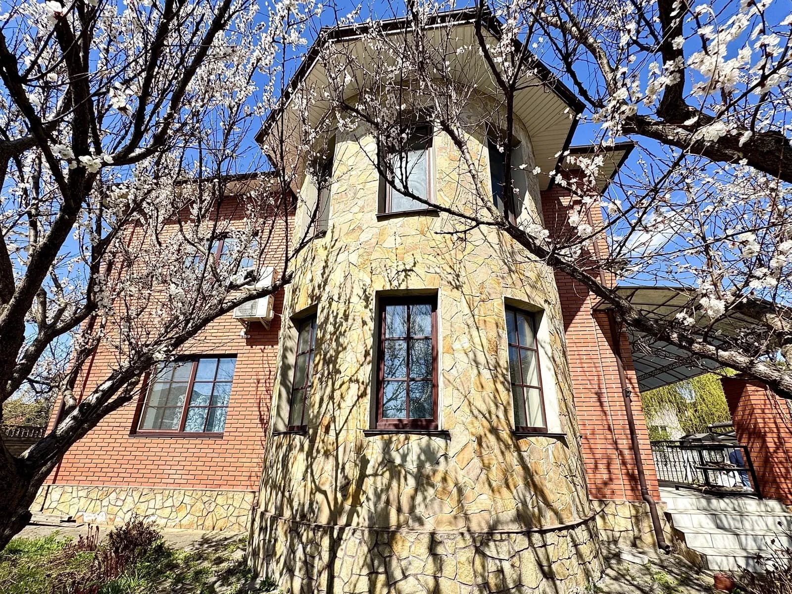Будинок у ЖК Варшавський: мансарда 90 м², 4 спальні, тепло без світла - фото 4