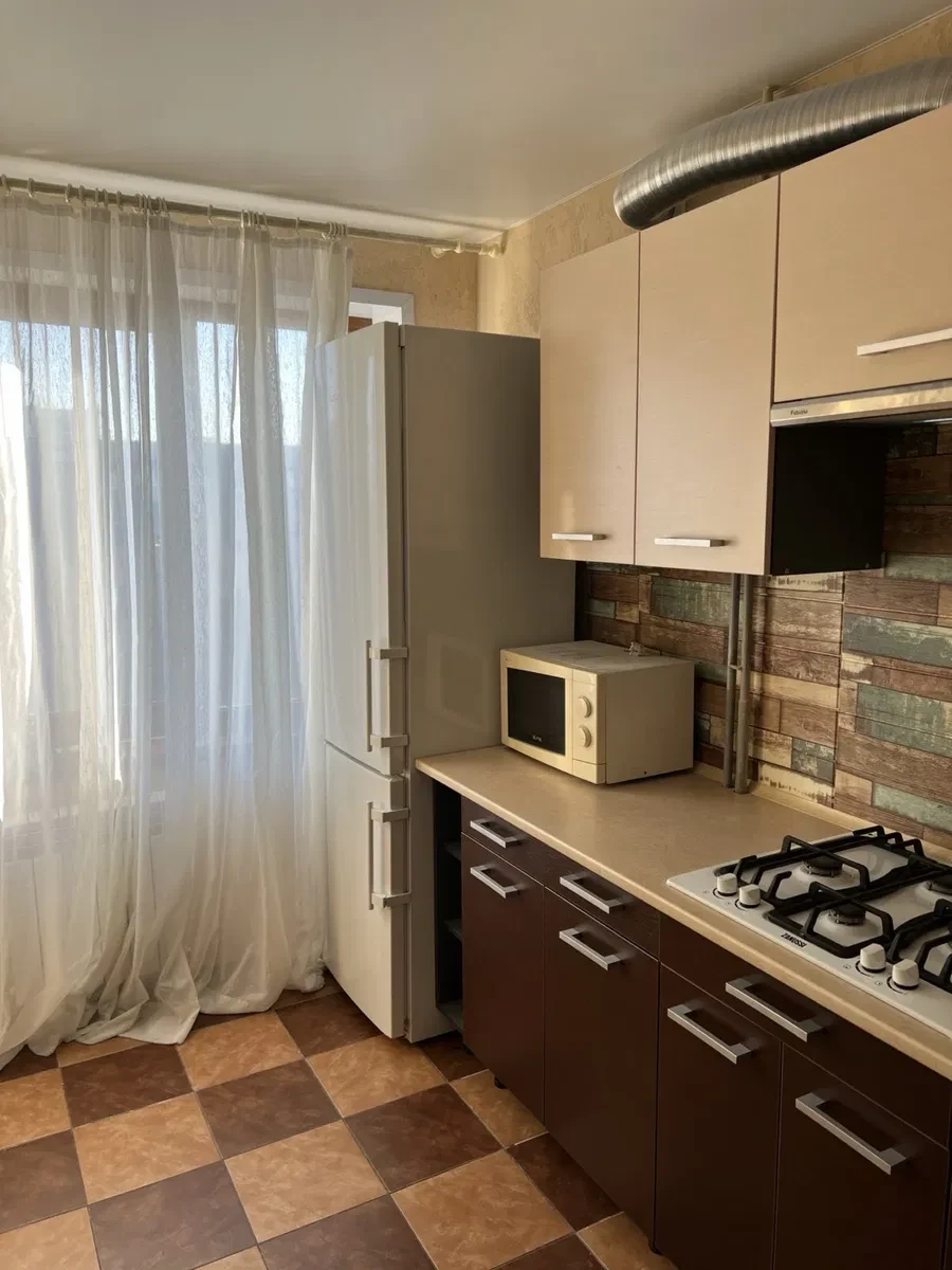 2-кімнатна квартира, Березинка: ремонт, меблі, цегляний будинок - фото 1