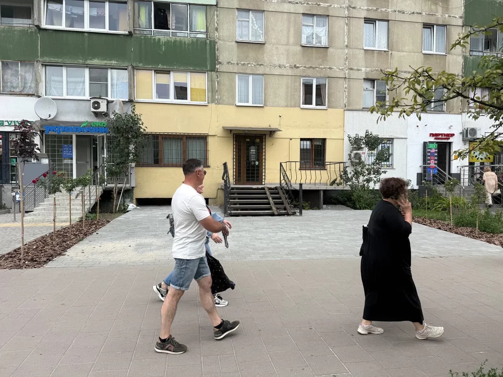 Приміщення, Сихівський: фасадний вхід, ринок «Іскра» - фото 2