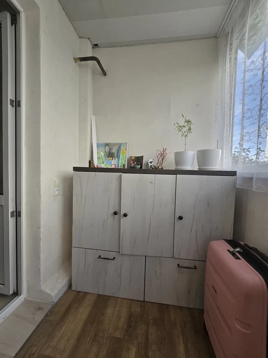 1-кімнатна квартира у ЖК Мобіль: балкон із кухні, можна заїжджати - фото 2
