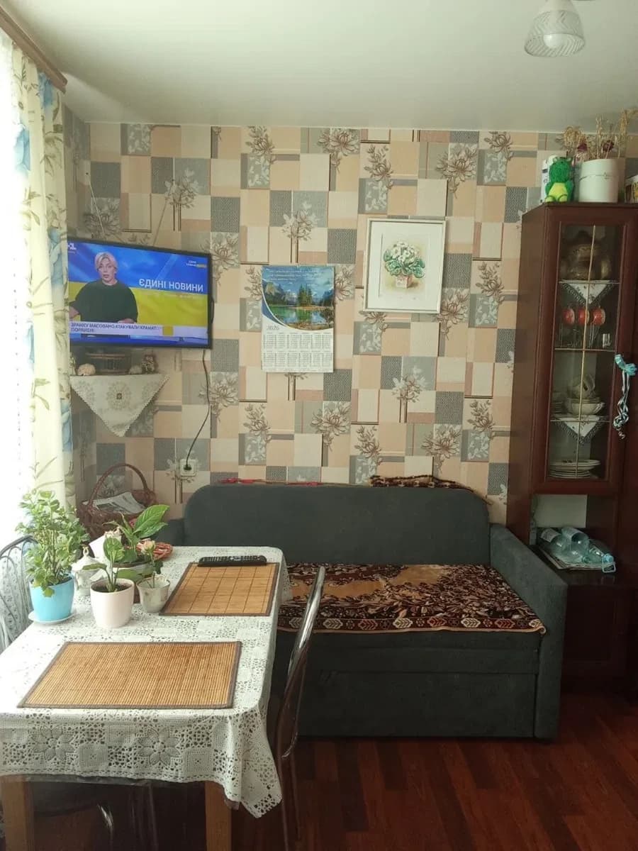 2-кімнатна квартира, Звягель: кухня-студія, косметичний ремонт - фото 3