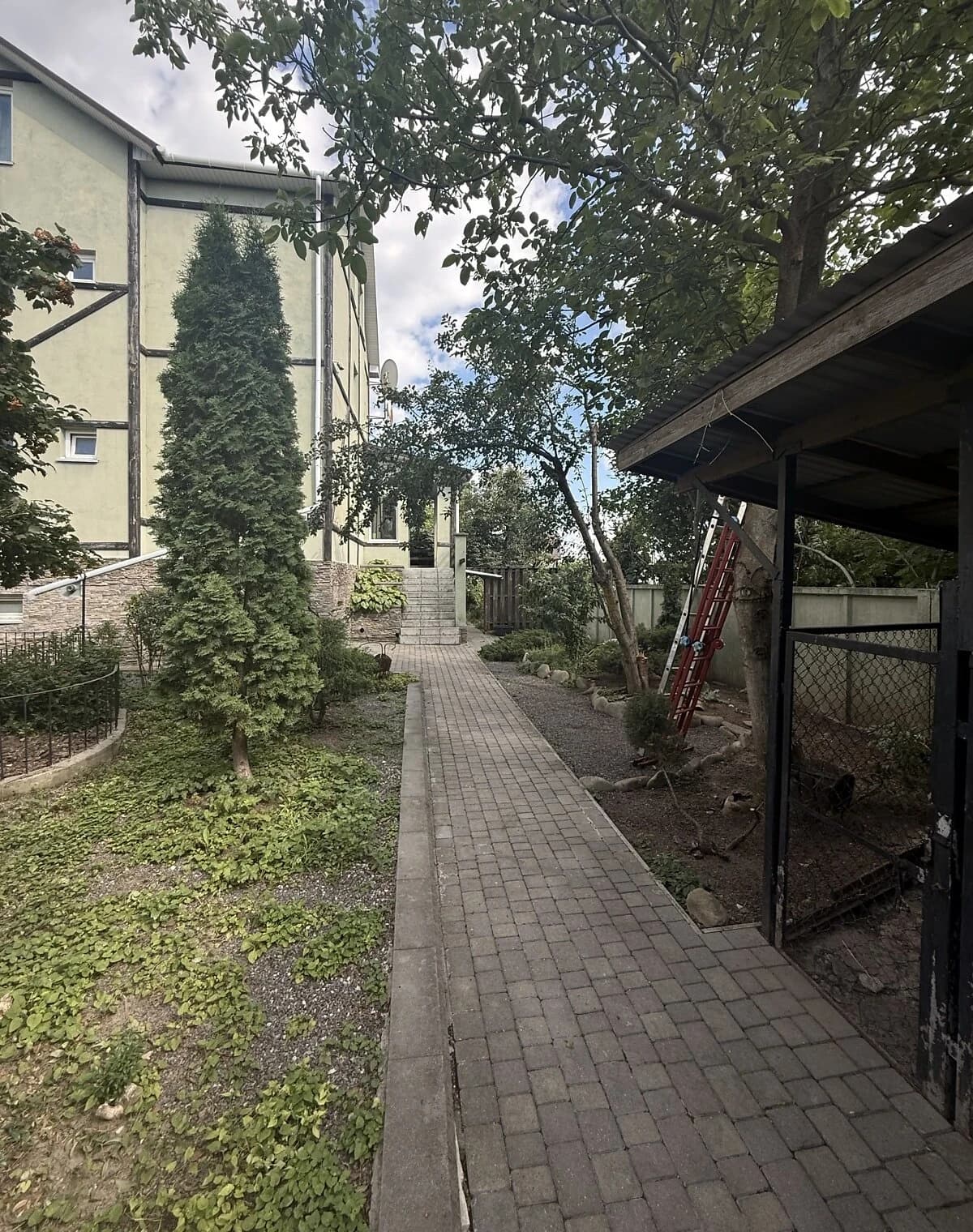 Будинок, Лезневе: дизайнерське оформлення, резервне живлення - фото 3
