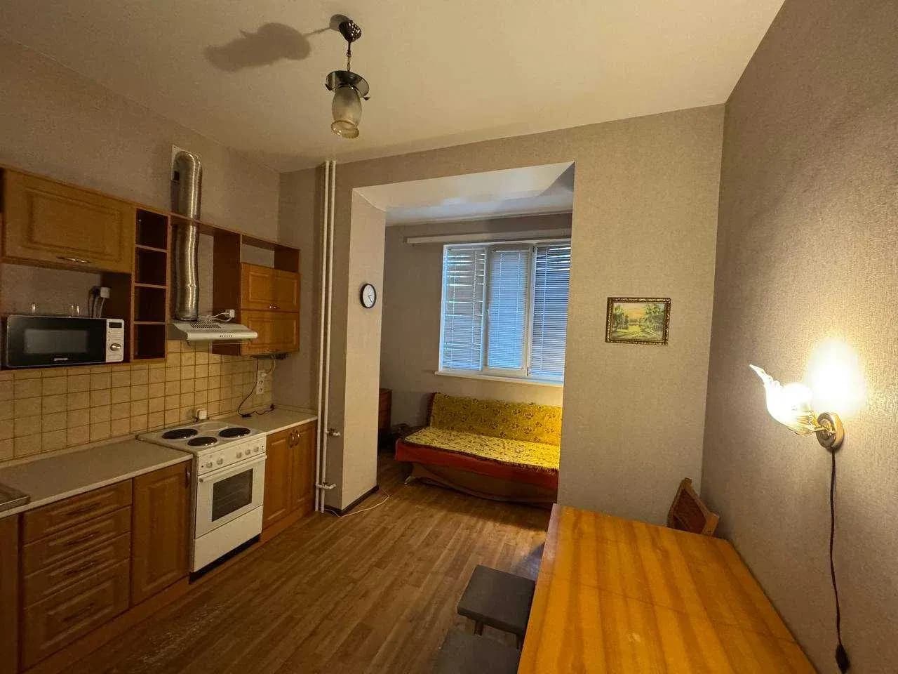 1-кімнатна квартира, Бориспіль: стелі 3,07 м, балкон-тераса - фото 4
