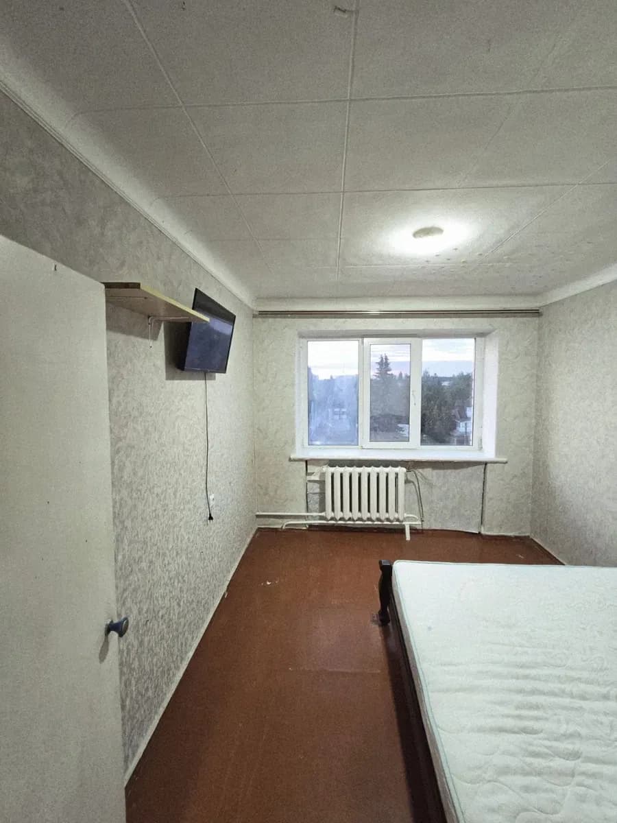 4-кімнатна квартира, Польова: житловий стан, меблі - фото 1