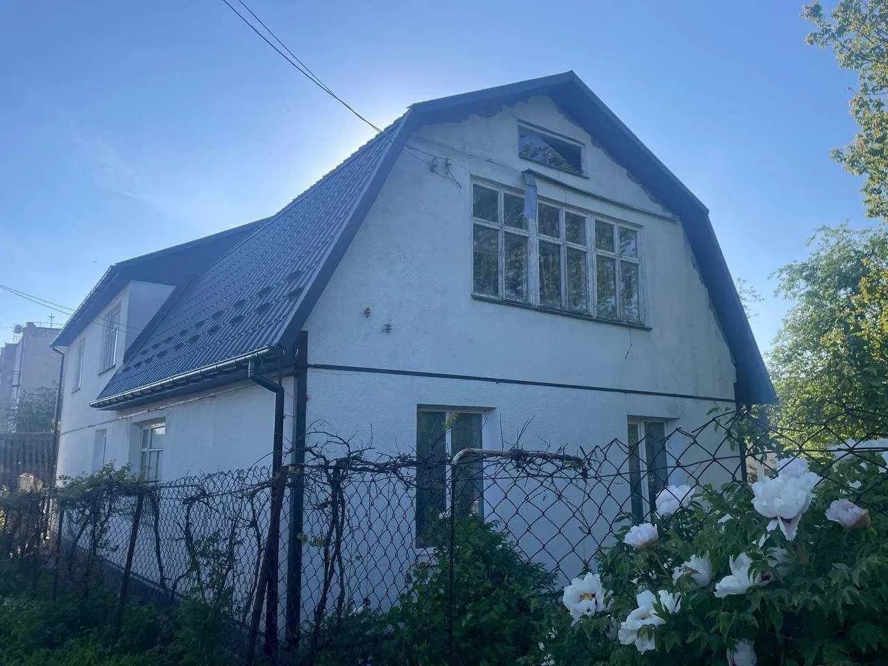 Будинок, Кам'янець-Подільський: 2 поверхи, 7 кімнат, 12 соток