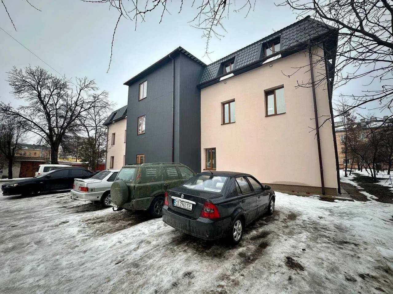 Будівля в центрі міста: ремонт на двох поверхах, орендарі - фото 3
