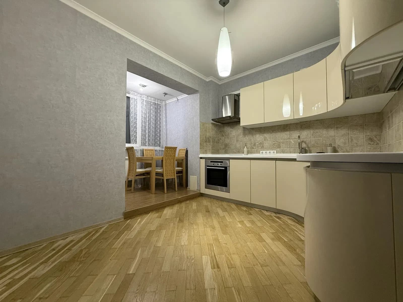 3-кімнатна квартира, Дніпровський: біля метро Чернігівська, 3 балкони - фото 2