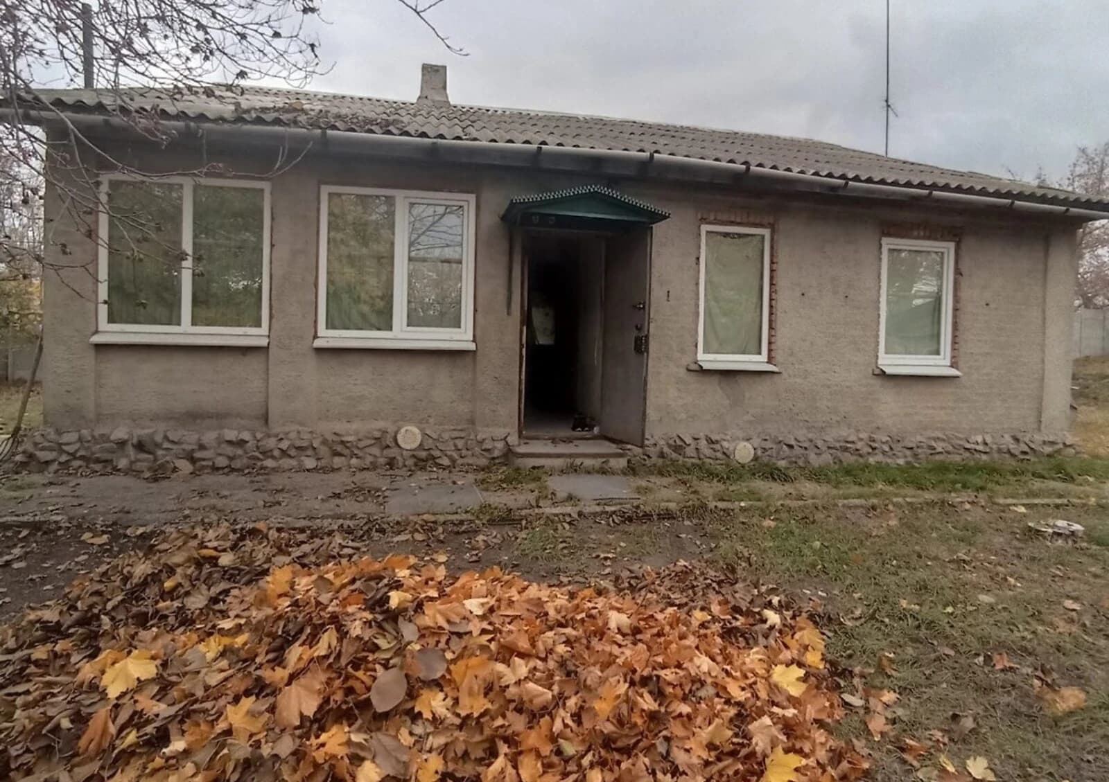 Будинок, Коротич: гараж, 21 сотка, потребує ремонту - фото 2