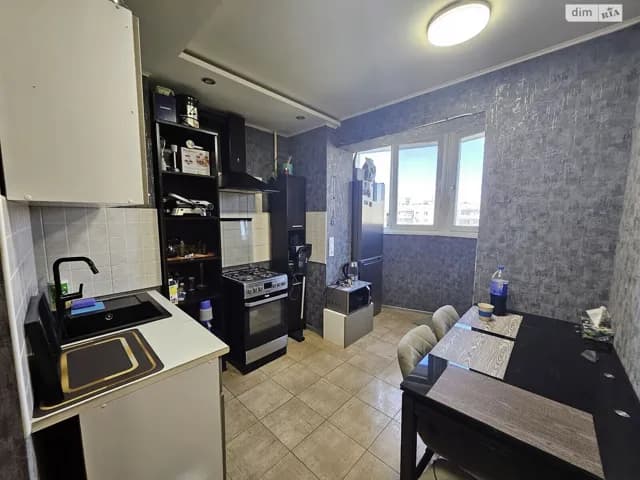 2-кімнатна квартира, Академіка Корольова: косметичний ремонт, бойлер - фото 1