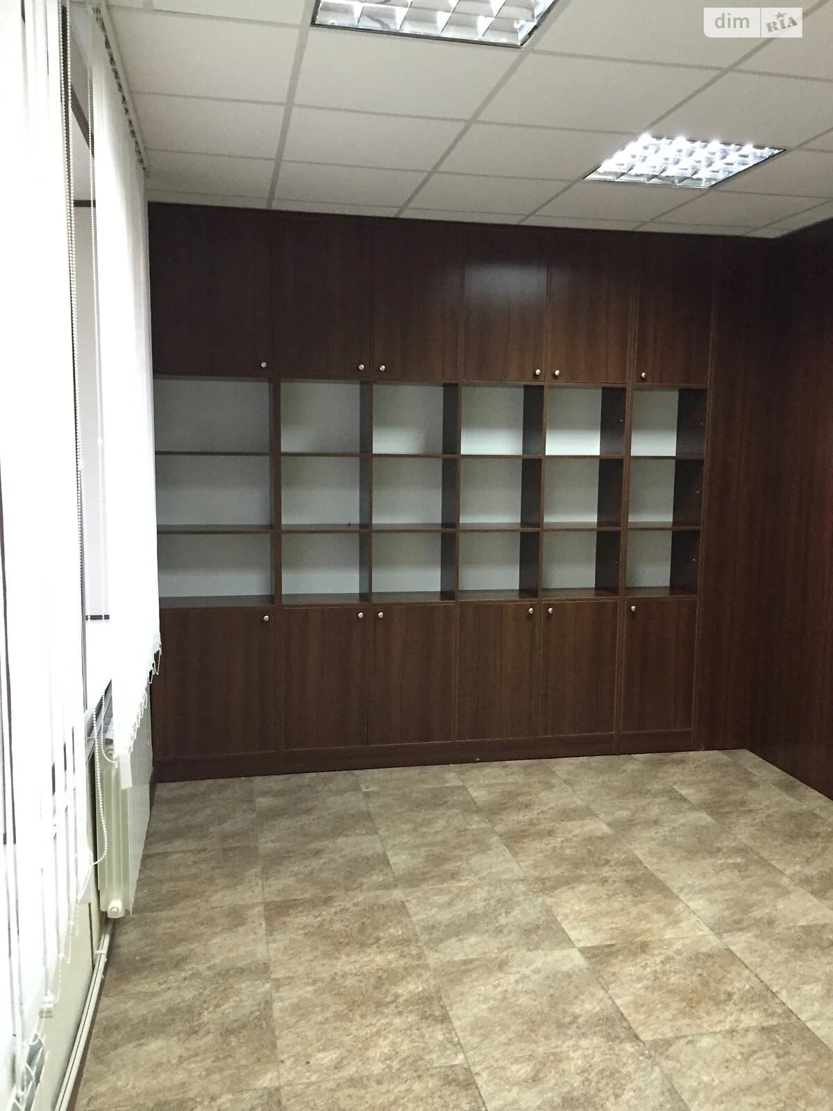 Офіс, Шулявка: фасадний, 2 входи, відкритий простір