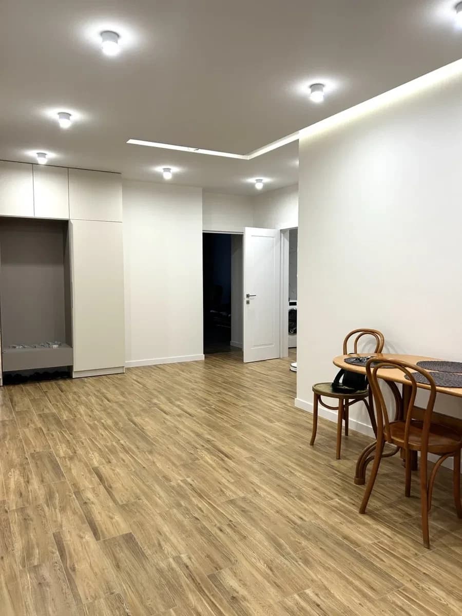 2-кімнатна квартира у ЖК Бойківська: дизайнерський ремонт, комора - фото 3
