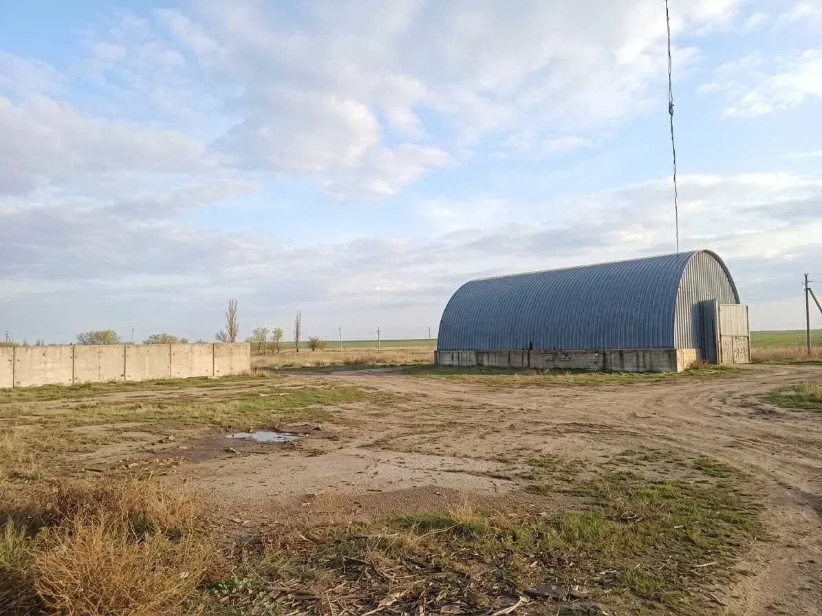 Складський майданчик, Калинівка: фасад траси Н-11, ангар - фото 3