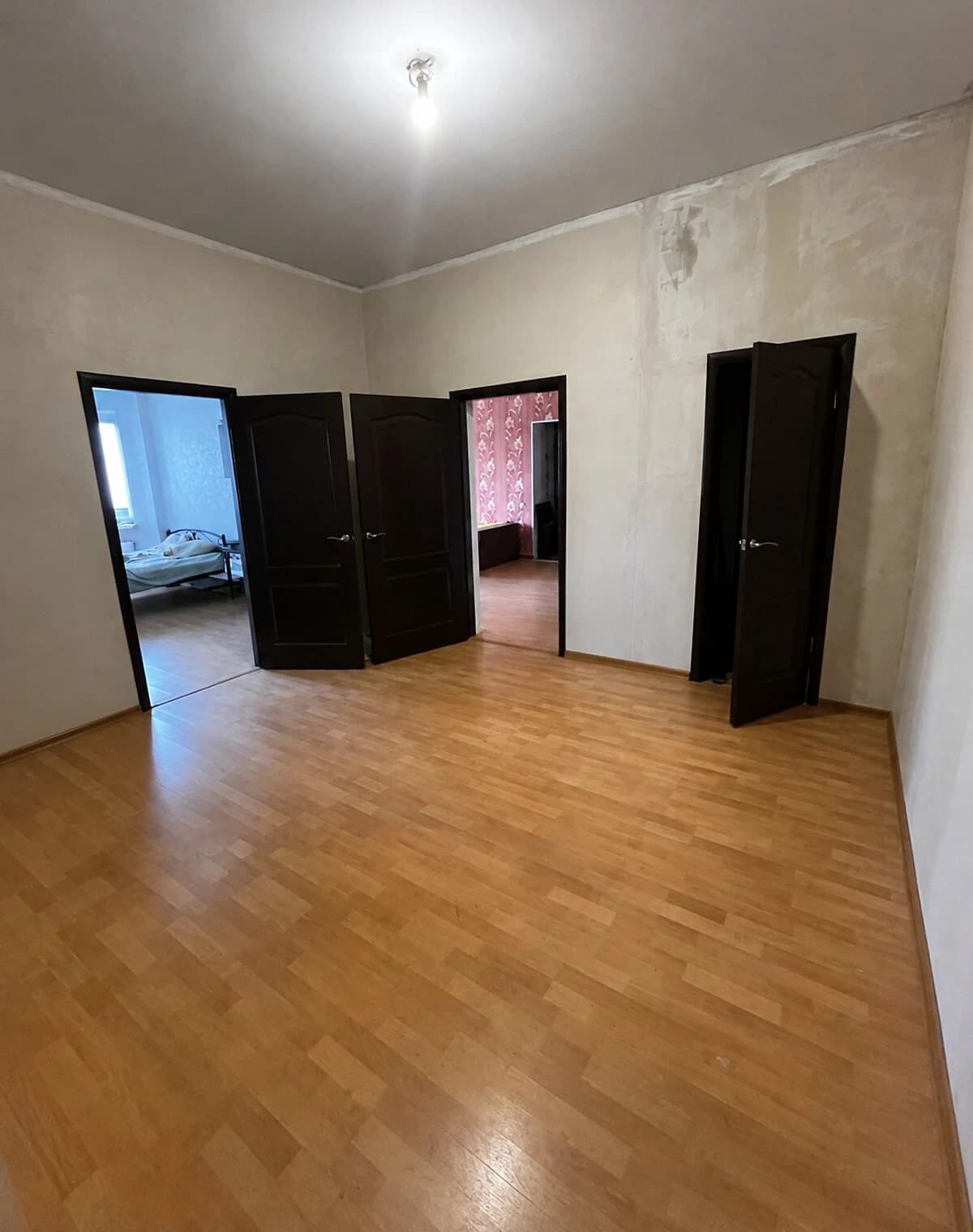 2-кімнатна квартира, Стара Дарниця: резервне живлення, бойлер - фото 3