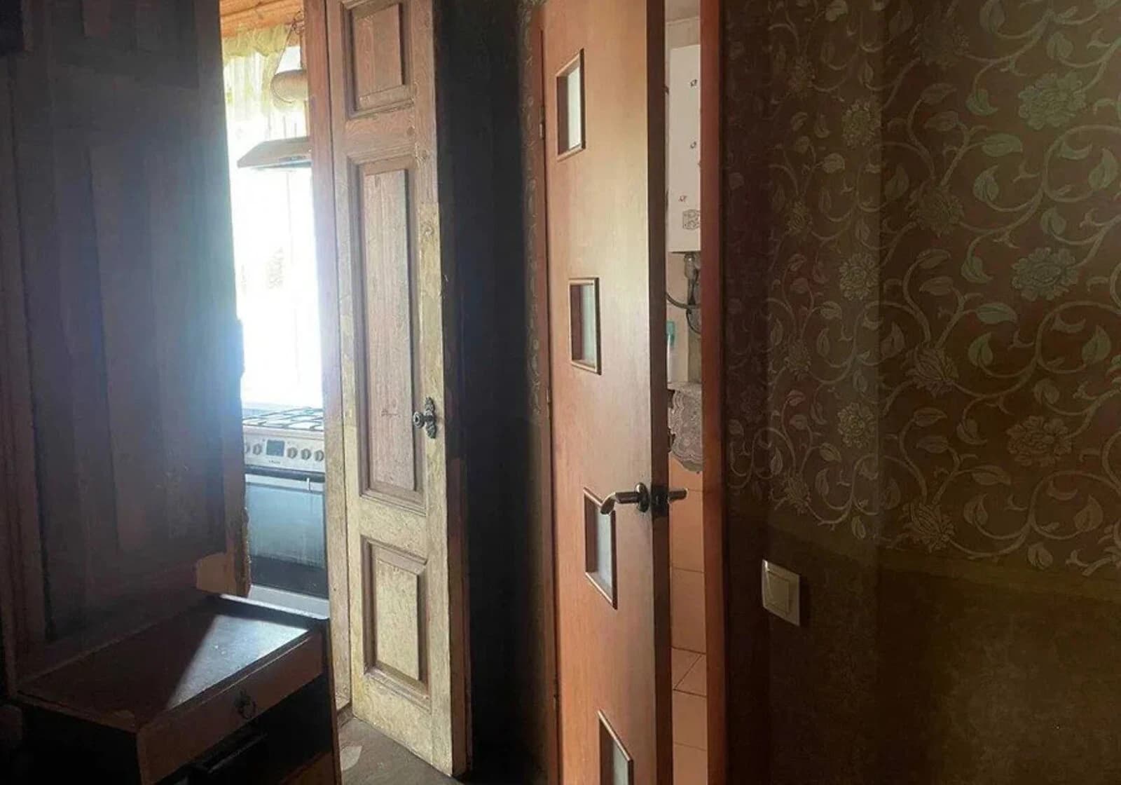 4-кімнатна квартира, пров. Столярний: сталінка, газове опалення - фото 2