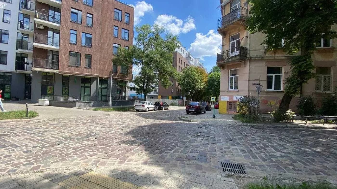 2-кімнатна квартира, Галицький: австрійський будинок, пічкове опалення - фото 5