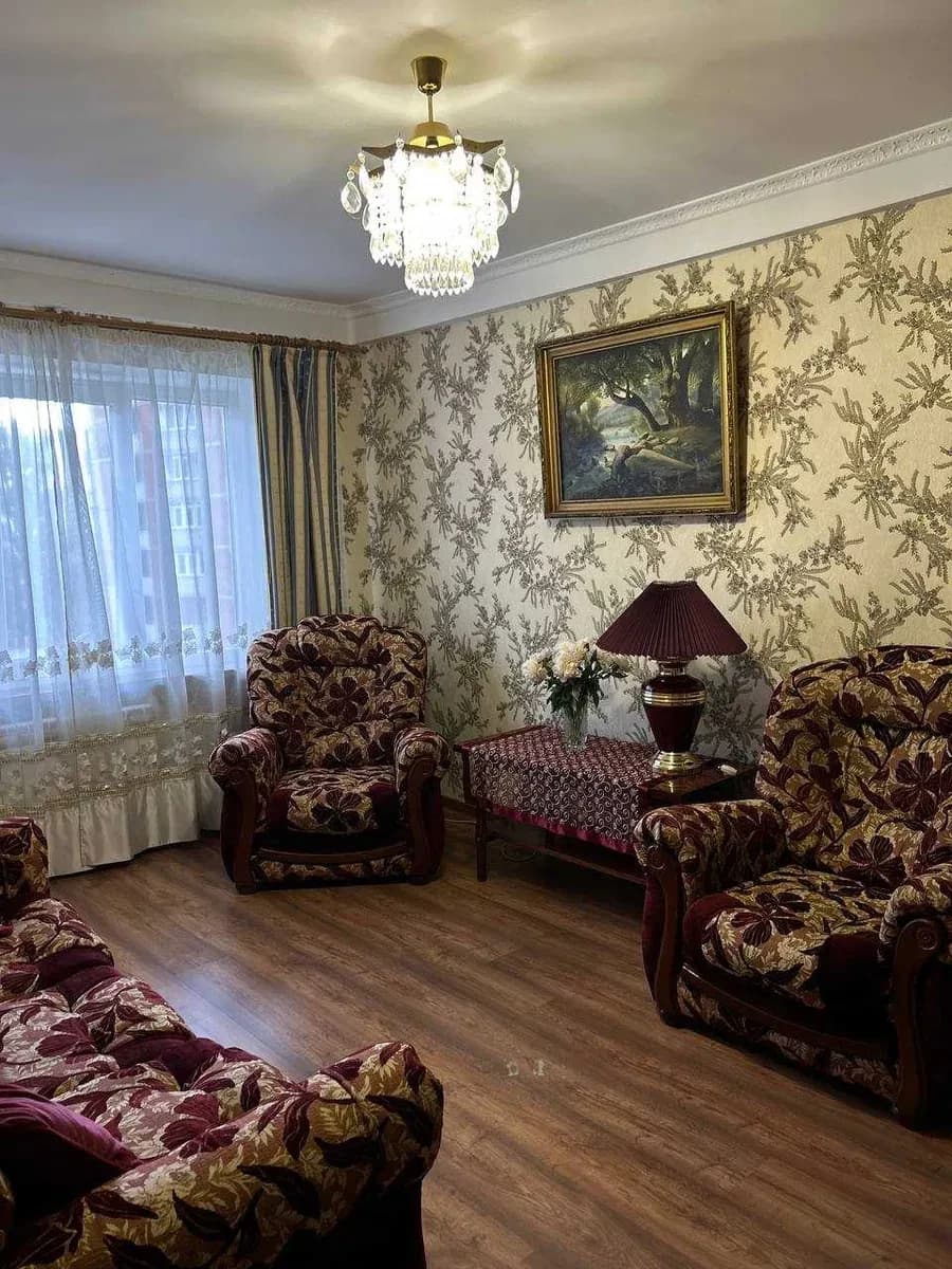 2-кімнатна квартира, Деснянський: метро Лісова, косметичний ремонт