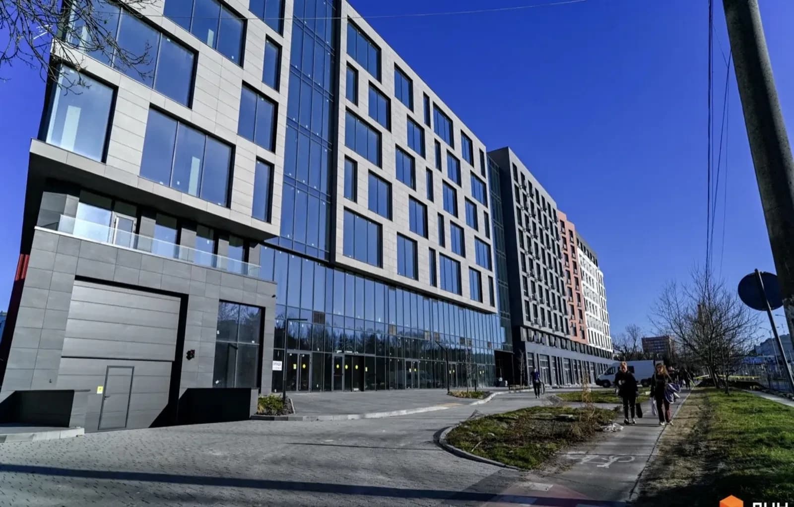 Апартаменти у ЖК Mill Town: вид на Чорновола, 2 французькі балкончики - фото 3