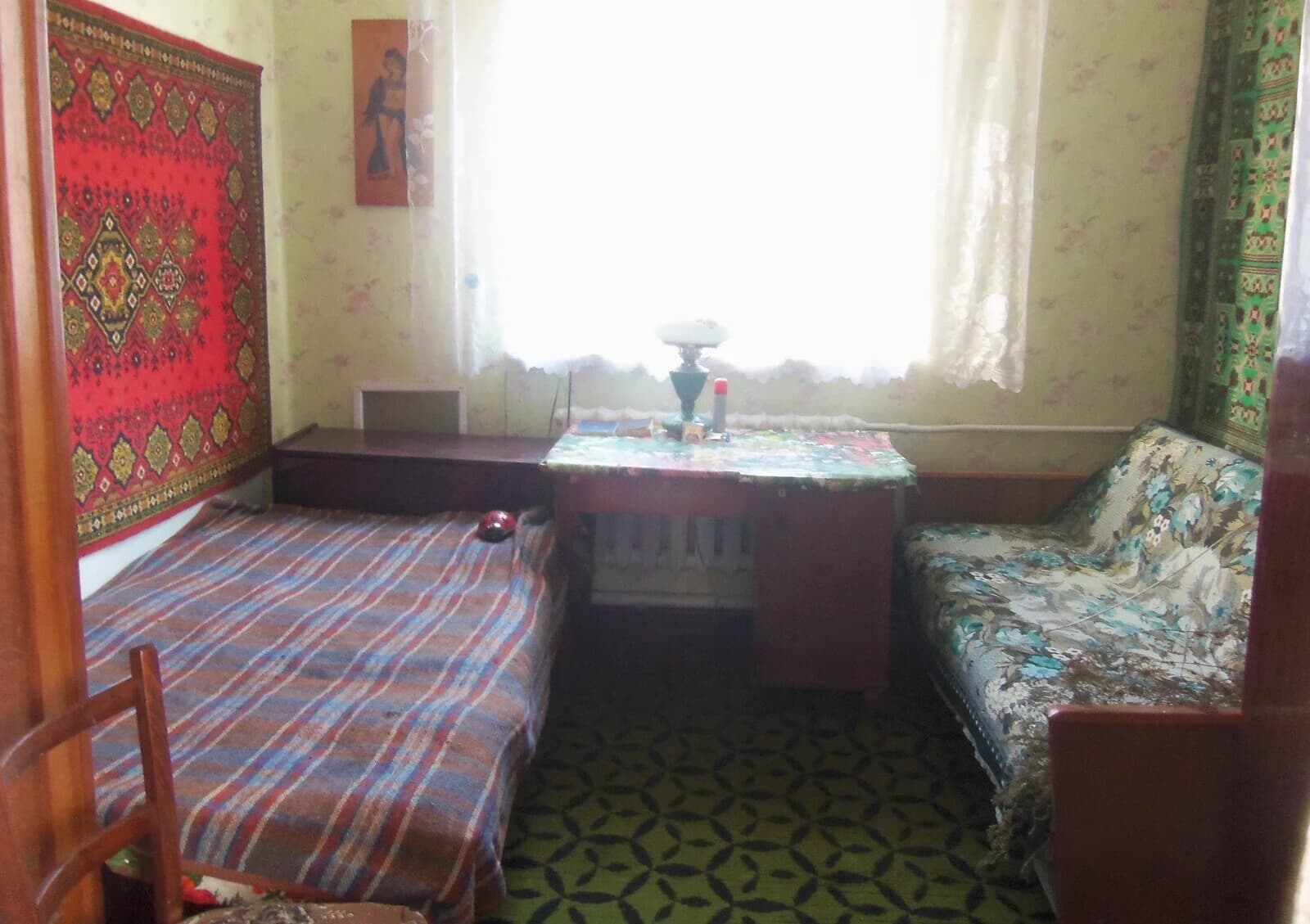 Будинок, Жовтневе (нов. Квітневе): веранда, 18 соток, 3 спальні - фото 4