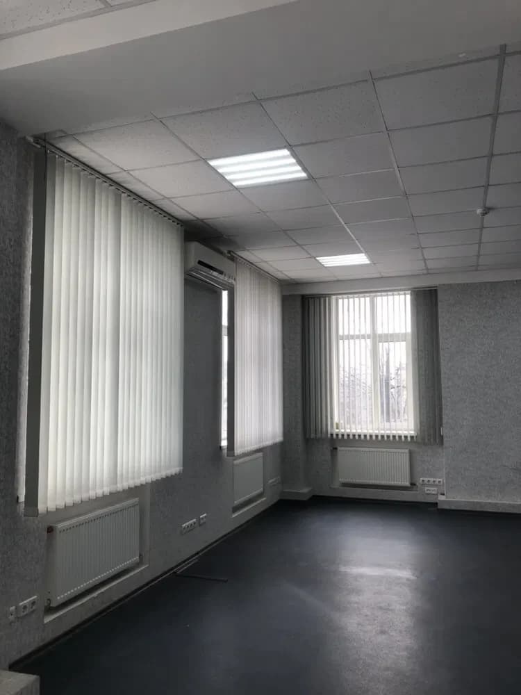 Офіс, Слобідський: ресепшен, власна котельня, меблі - фото 2