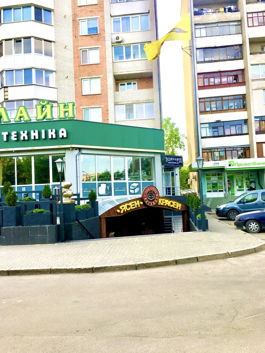 Приміщення, просп. Соборності: фасадне, 60 кВт, парковка - фото 1