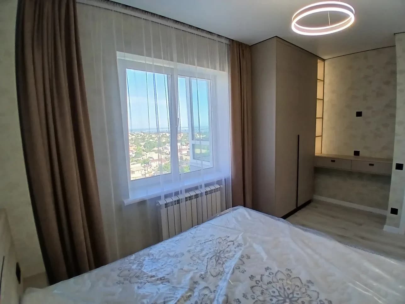 2-кімнатна квартира, Черкаси: євроремонт, кухня-студія 18 м²