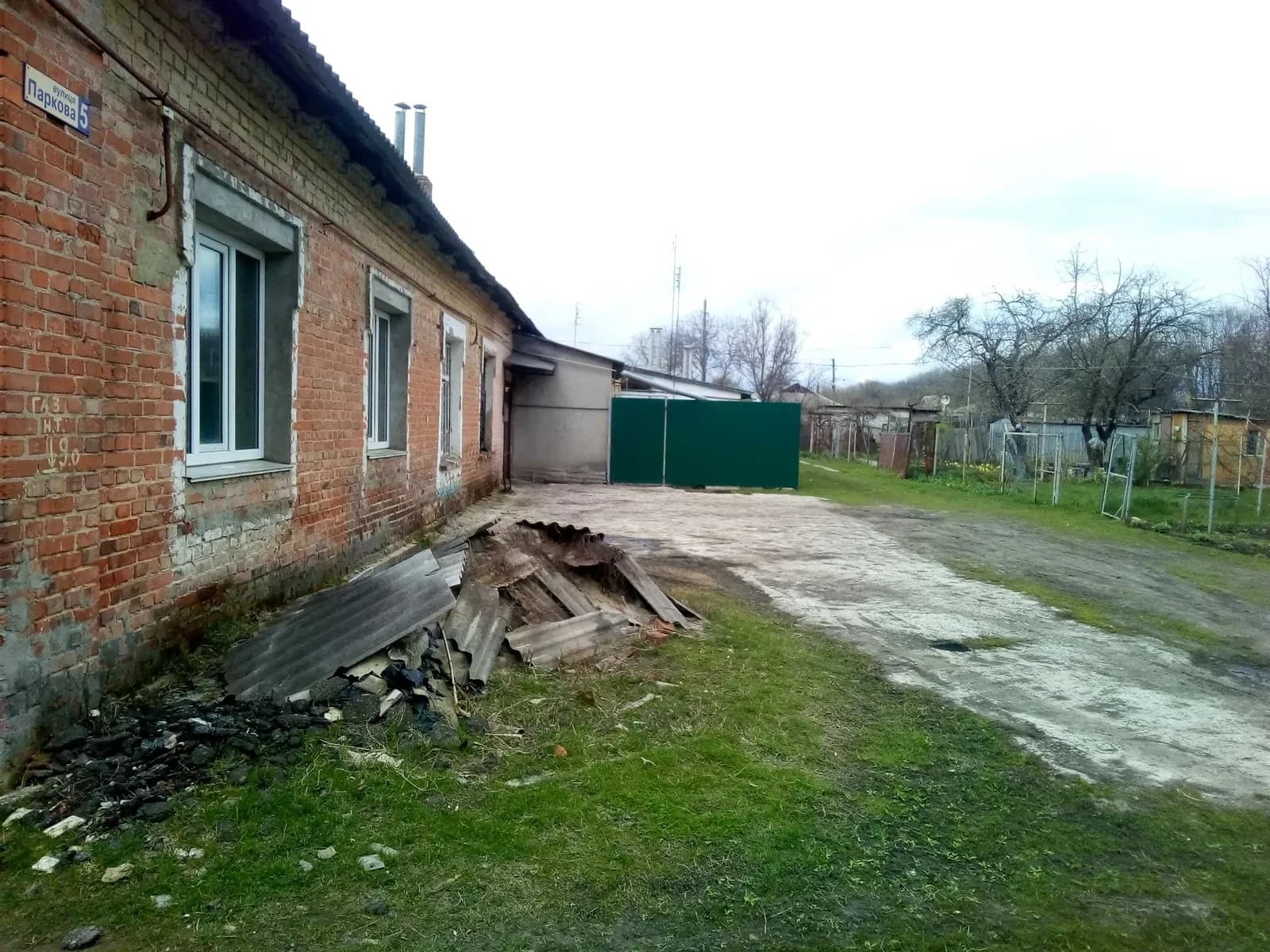 Гостинка, Сад: під ремонт, тераса, паркувальне місце - фото 2