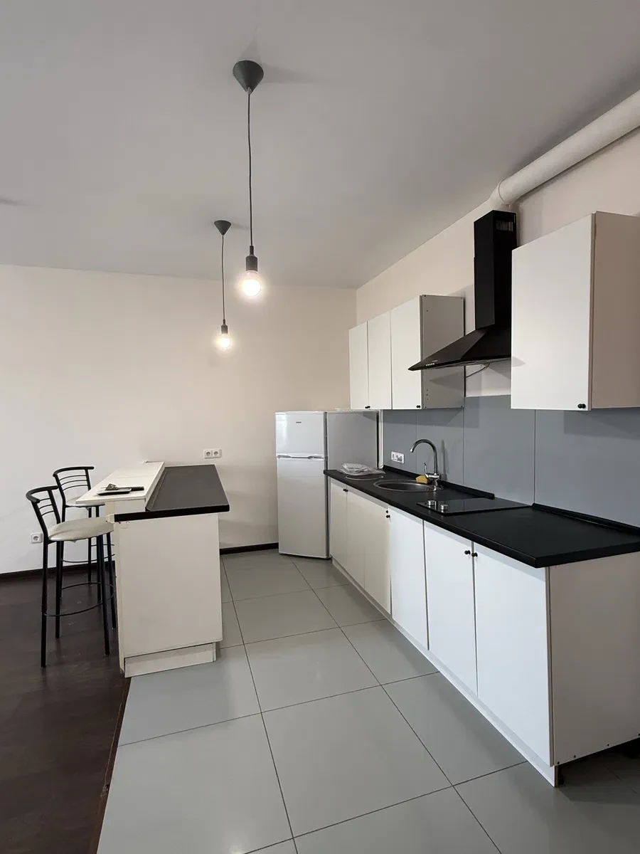 1-кімнатна квартира, Буча: тепла, кухня-вітальня 18 м², косметичний ремонт - фото 3