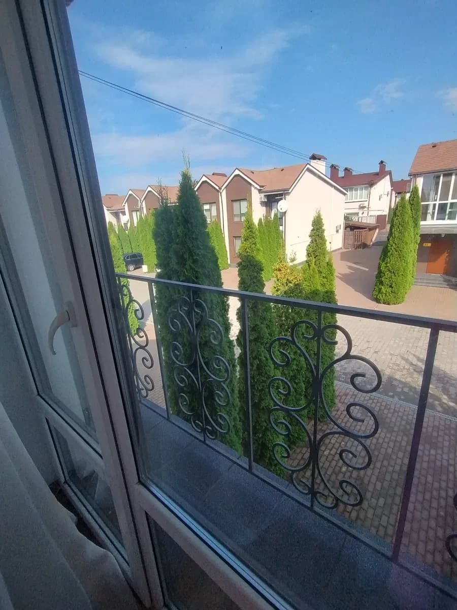 Котедж у ЖК Перший Парковий: тераса, горище, місце для авто - фото 2