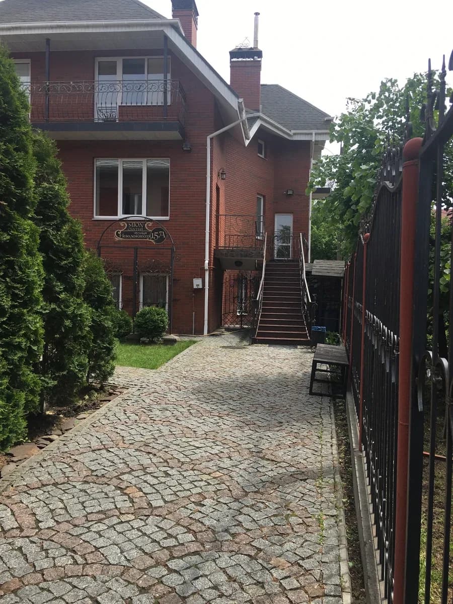 Офіс у центрі міста: кімнати 15, 20 та 26 м², вода в кімнатах