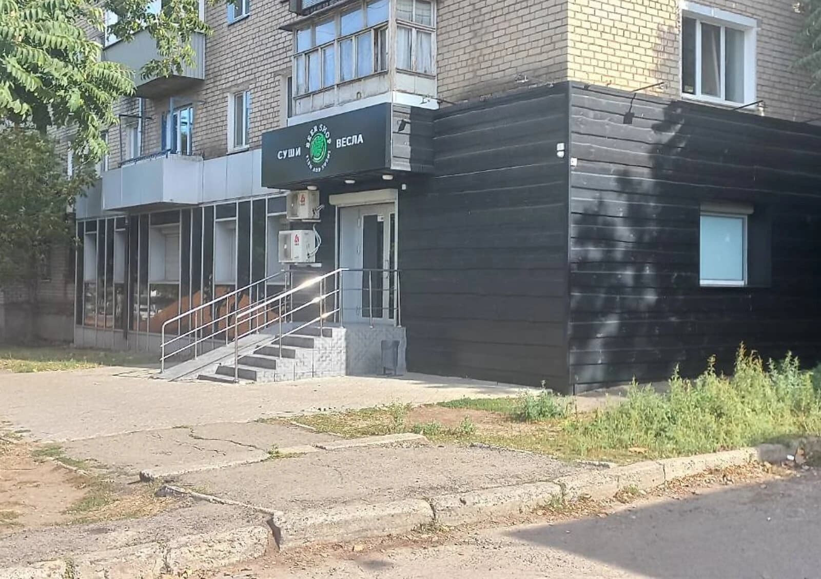 Нежитлове приміщення, Інгульський: фасадне, пандус - фото 1