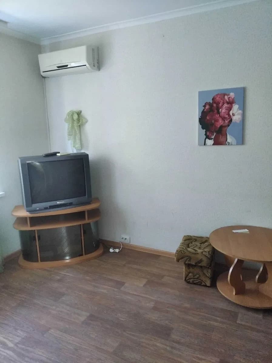 1-кімнатна квартира, Миргород: центр, ринок і курорт за 5 хв - фото 3