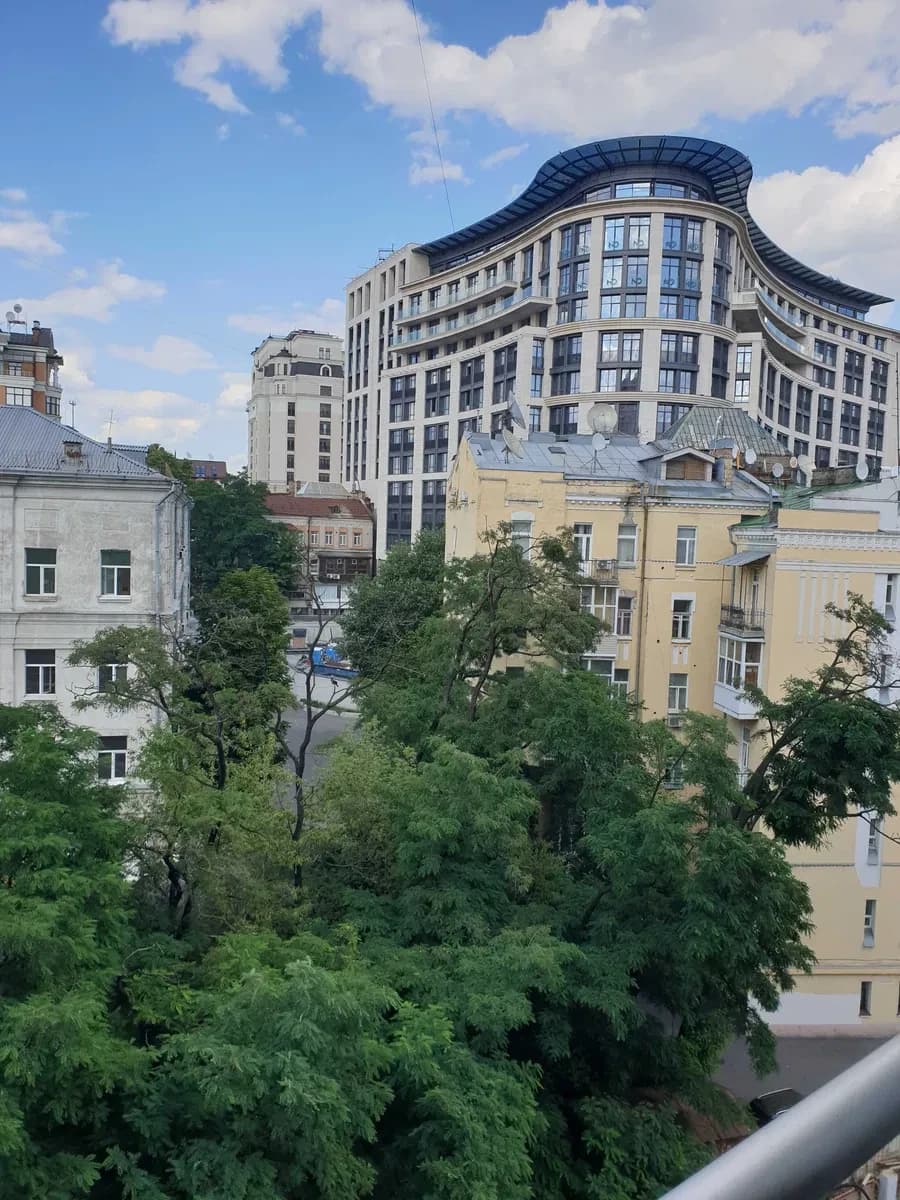 5-кімнатна квартира у ЖК Капітолій: підземний паркінг, SPA, панорамні вікна