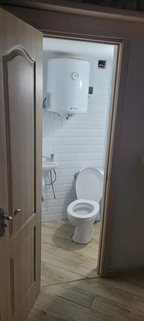 Фасадне приміщення в центрі: два поверхи, санвузол - фото 3