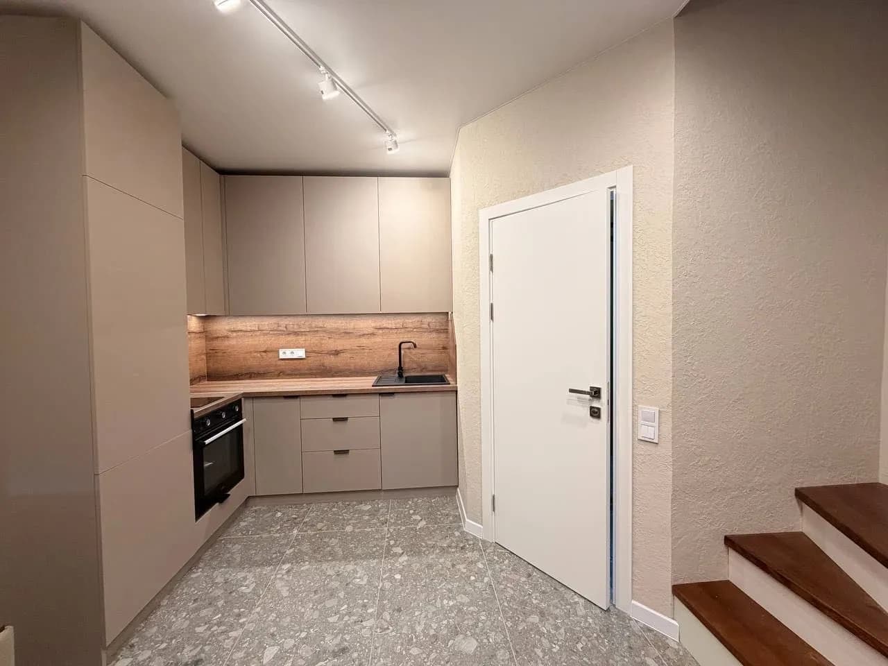 Таунхаус, Білогородка: двір 20 м², паркінг, єОселя - фото 4