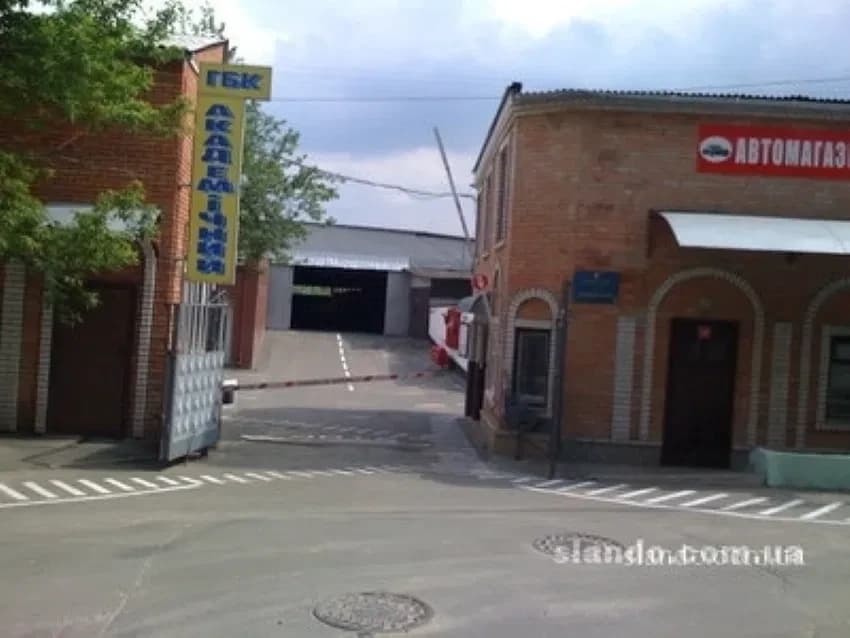 Гараж, Печерський: цегляний, охорона - фото 1