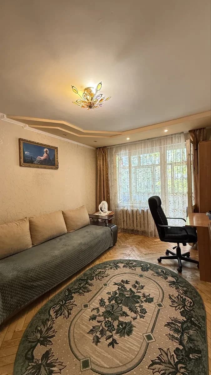 3-кімнатна квартира, Франківський: вітальня 7,3 м², 3 підвали - фото 5