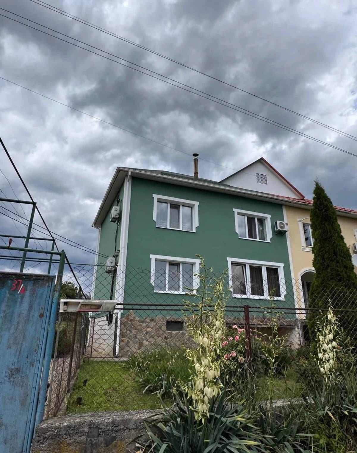 Будинок, Горяни: 3 спальні, гараж, ділянка 16.2 сотки