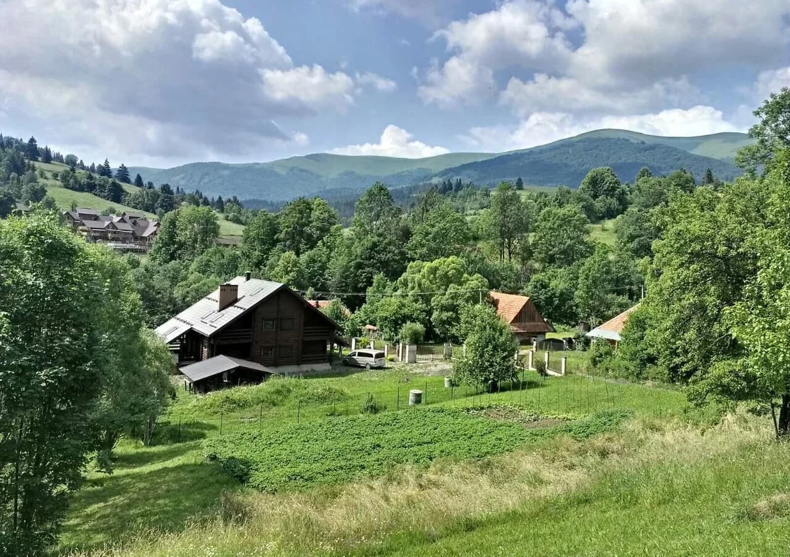 Будинок, Ізки: дизайнерське оформлення, басейн, резервне живлення - фото 1