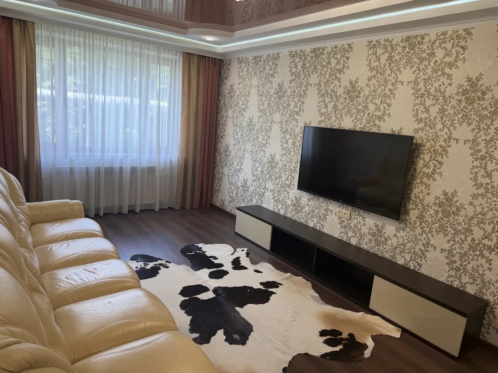3-кімнатна квартира, Павлоград: автономне живлення, паркомісце - фото 2