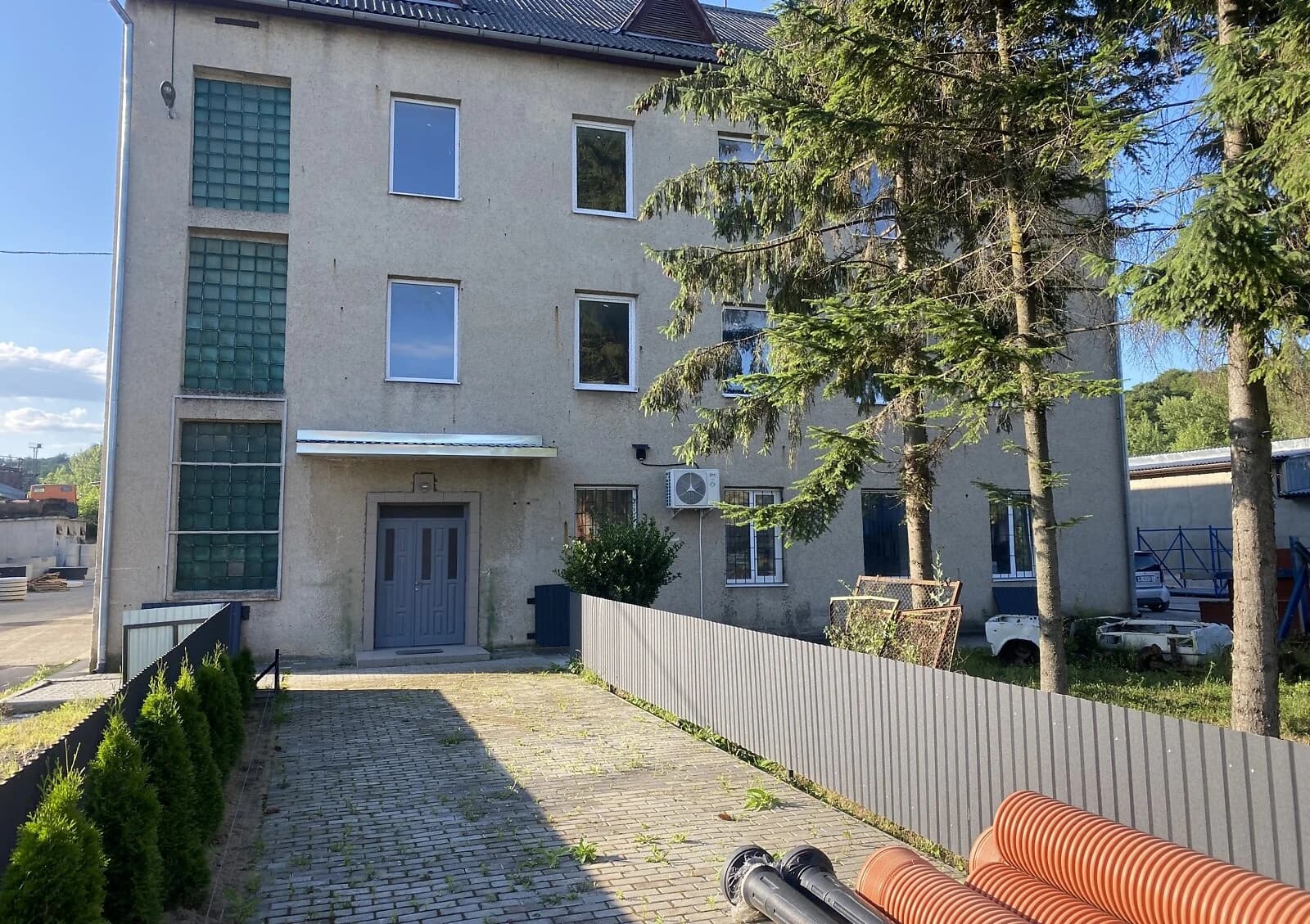 Виробниче приміщення, Радванка: кран-балка, 72 сотки, охорона